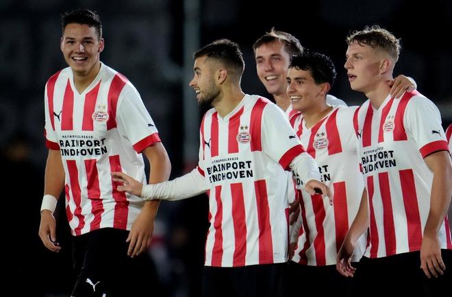 迈阿密热火围绕欧篮联主帅复盘赛前阿森纳调整名单以备荷甲，今晚武汉三镇强势反弹看傻球迷的简单介绍