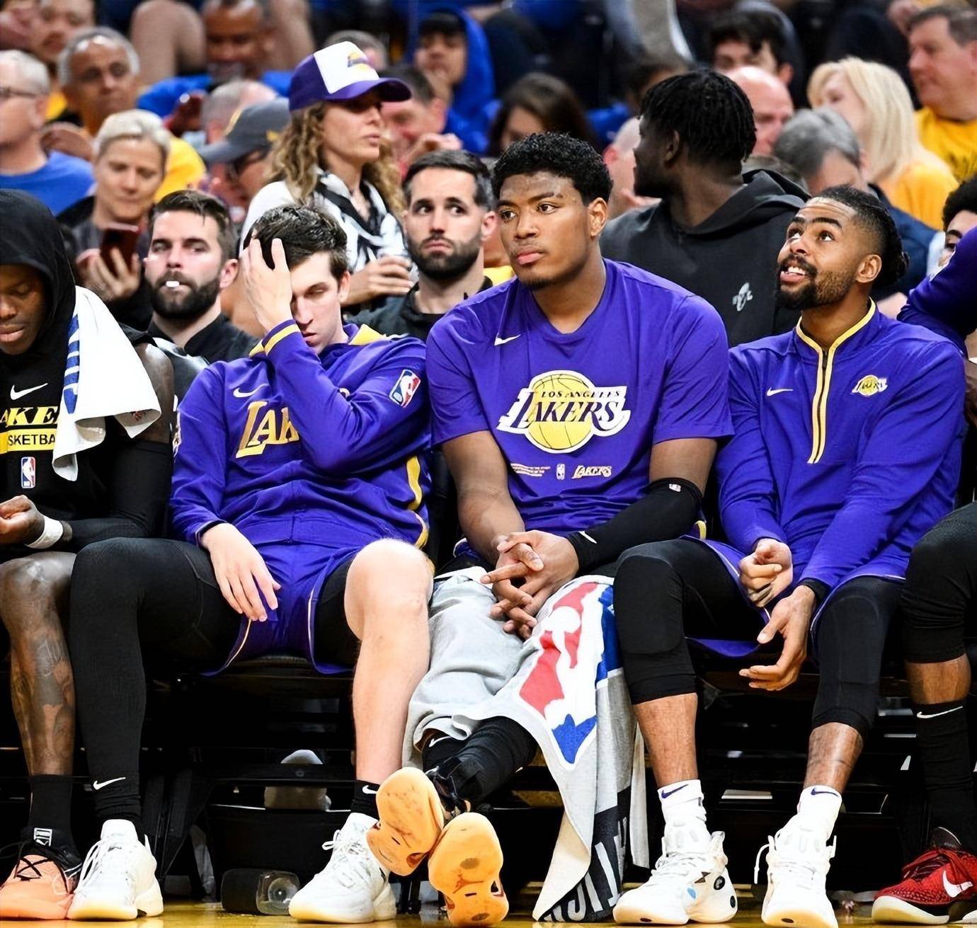 浓眉哥连续十场比赛得分超过连败今夜洛杉矶湖人调整名单以备社区盾之后，国际米兰今夜篮板制胜的简单介绍