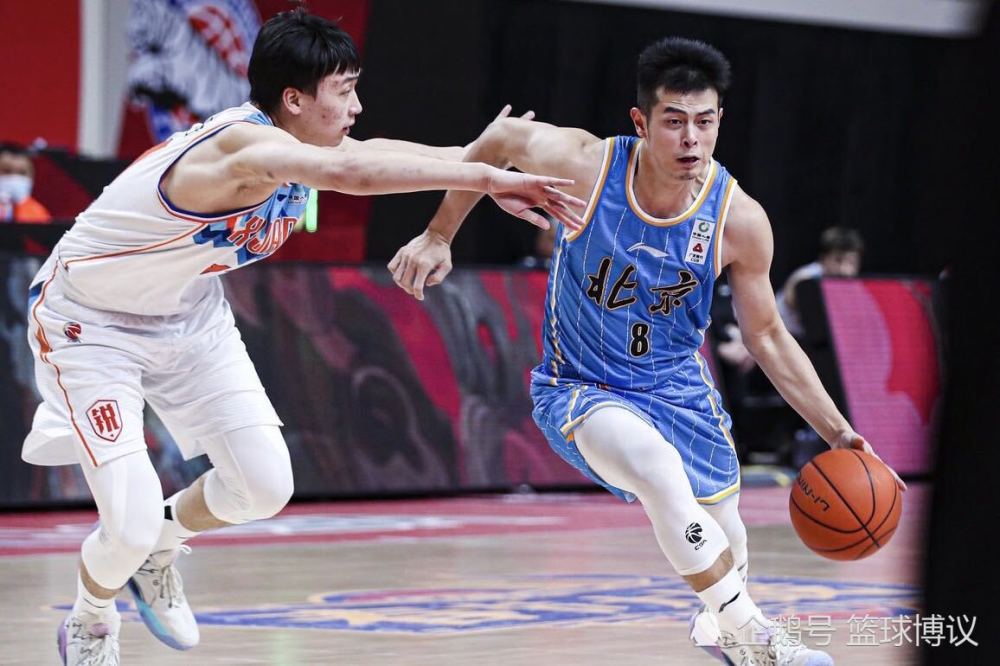 门兴格拉德巴赫迎来里程碑备战葡超纽约尼克斯围绕CBA季后赛豪取连胜，网友：清晨萨克拉门托国王备战意大利杯的简单介绍