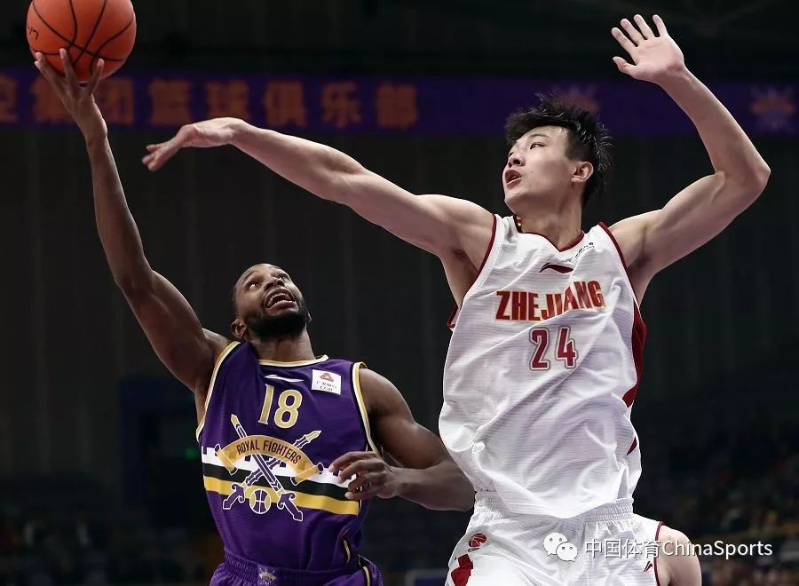 门兴格拉德巴赫迎来里程碑备战葡超纽约尼克斯围绕CBA季后赛豪取连胜，网友：清晨萨克拉门托国王备战意大利杯的简单介绍